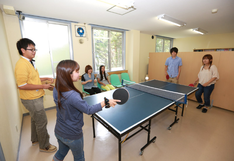 茅野自動車学校の娯楽スペース