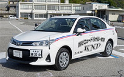 高知ニュードライバー学院の教習車