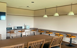 マキオドライビングスクールのシミュレーター