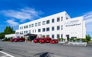 中津自動車学校の校舎 class=