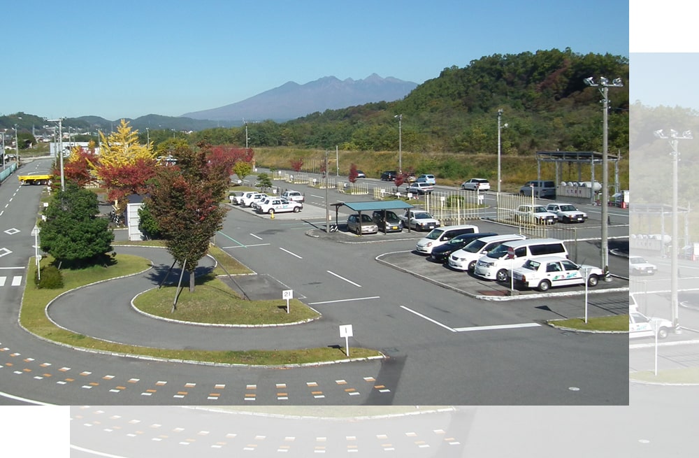 韮崎自動車教習所の場内