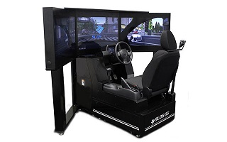 大矢野自動車学校のシミュレーター