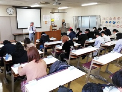 佐賀城北自動車学校の学科教室