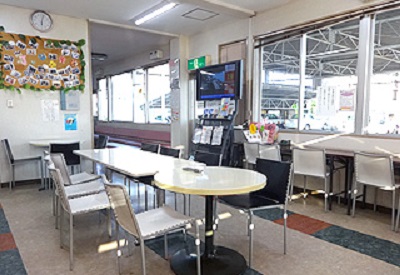 佐賀城北自動車学校の待合室