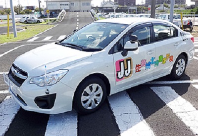 佐賀城北自動車学校の教習車