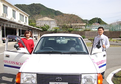 宿毛自動車学校の教習車2