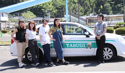 安来自動車教習所の教習車
